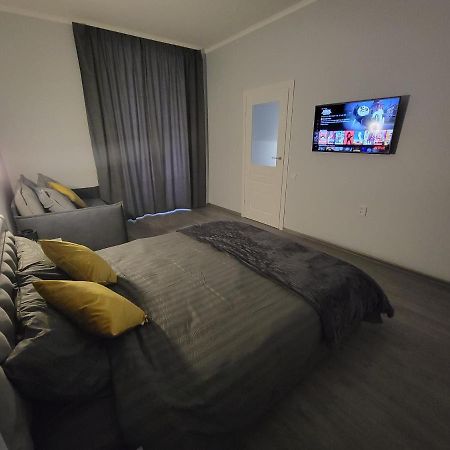 Warm & Cozy Apartment In The Heart Of Historical Leopoli Esterno foto
