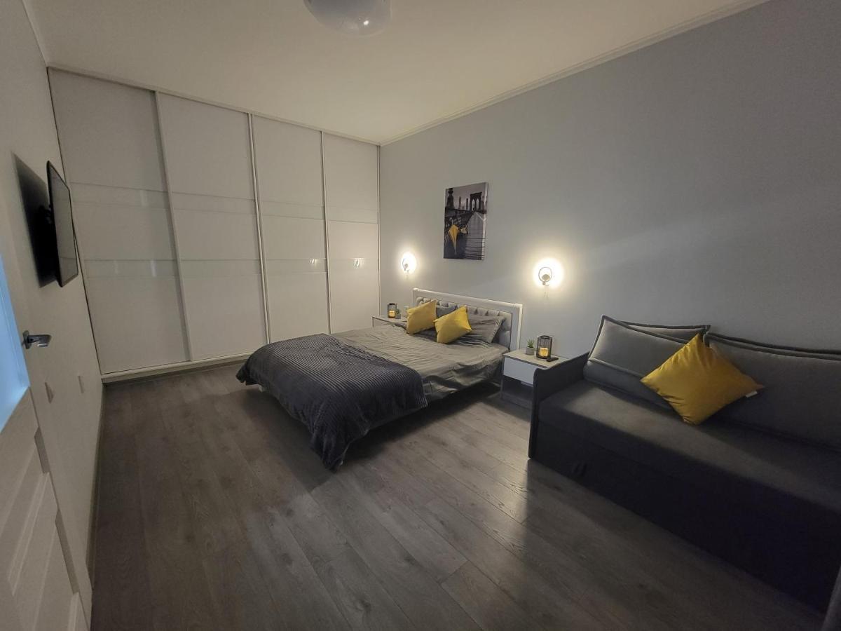 Warm & Cozy Apartment In The Heart Of Historical Leopoli Esterno foto