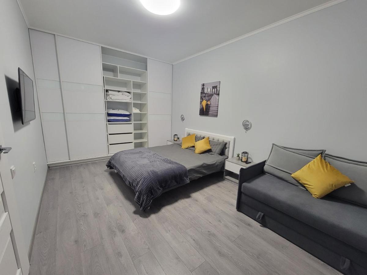 Warm & Cozy Apartment In The Heart Of Historical Leopoli Esterno foto
