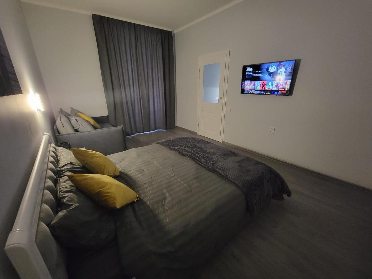 Warm & Cozy Apartment In The Heart Of Historical Leopoli Esterno foto